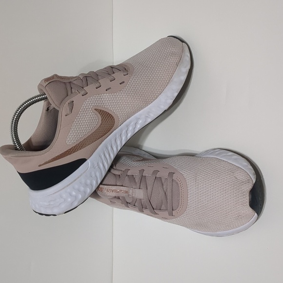 Nike Women's Revolution 5 Running Shoe size 9.5 - Picture 4 of 8
